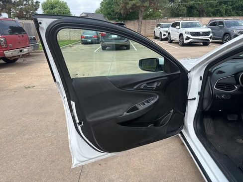 Used 2023 Chevrolet Malibu LT w/ Driver Confidence Package FWD image 9