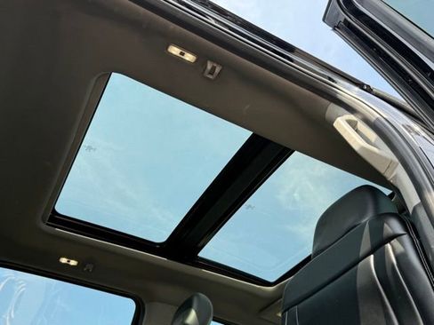 Used 2019 Ford F150 Lariat w/ Equipment Group 502A Luxury AWD/4WD image 7