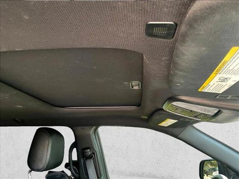 Used 2024 Dodge Durango GT RWD image 16