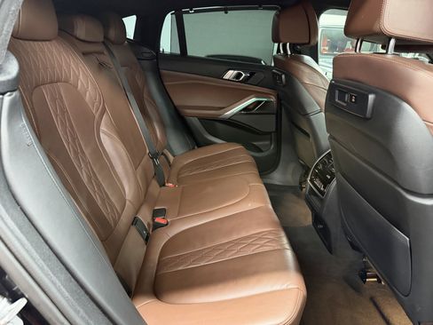 Used 2021 BMW X6 M50i image 22