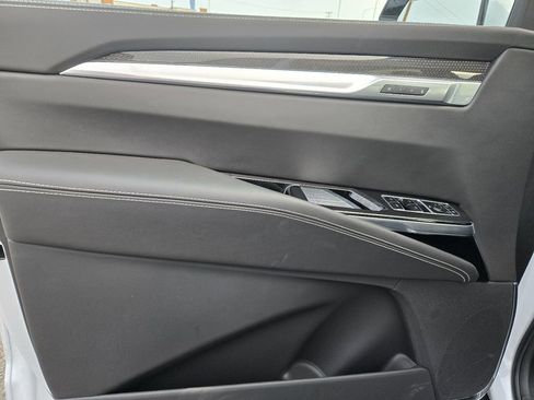 New 2026 Cadillac Escalade ESV V image 22