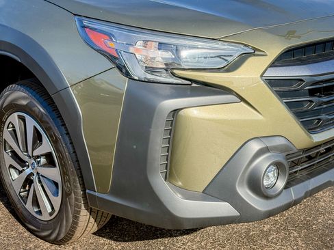 Used 2023 Subaru Outback Premium image 19