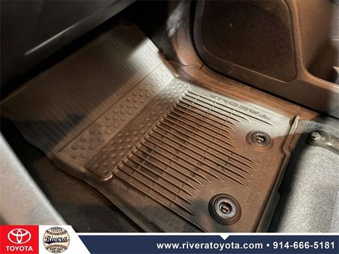 Used 2021 Toyota Tacoma TRD Sport w/ Technology Package image 20