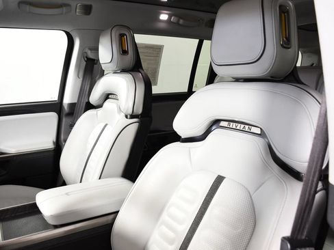 Used 2024 Rivian R1S Adventure AWD/4WD image 17