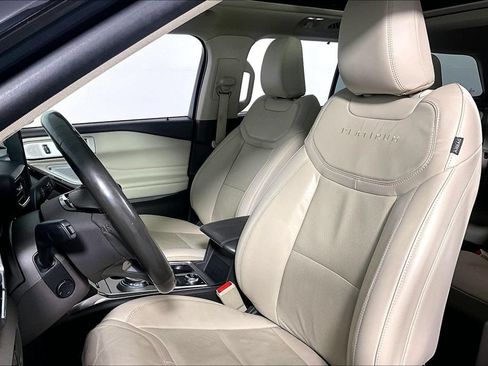 Used 2023 Ford Explorer Platinum w/ Technology Package AWD/4WD image 25