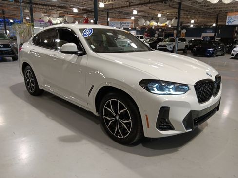 Used 2025 BMW X4 xDrive30i w/ M Sport Package image 4