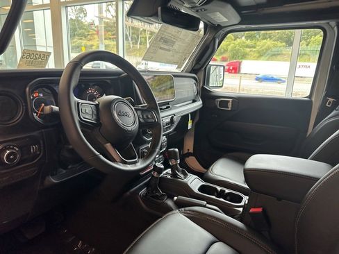 New 2025 Jeep Wrangler Unlimited Rubicon 392 image 16