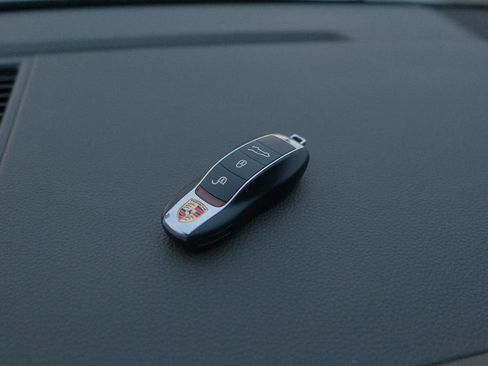 Used 2017 Porsche Macan S image 9