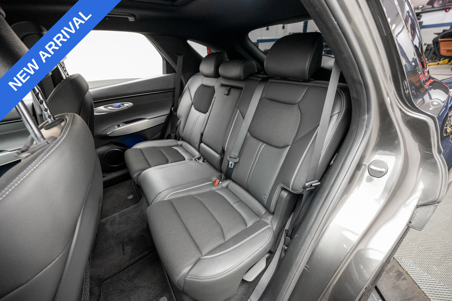 Used 2025 Genesis GV70 3.5T Sport AWD/4WD image 17