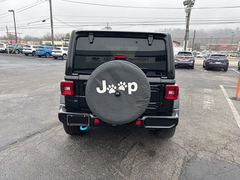 Used 2021 Jeep Wrangler Unlimited Sahara image 4