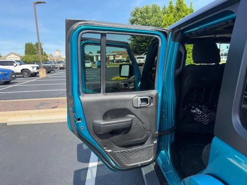 Used 2020 Jeep Wrangler Unlimited Rubicon w/ Steel Bumper Group AWD/4WD image 10