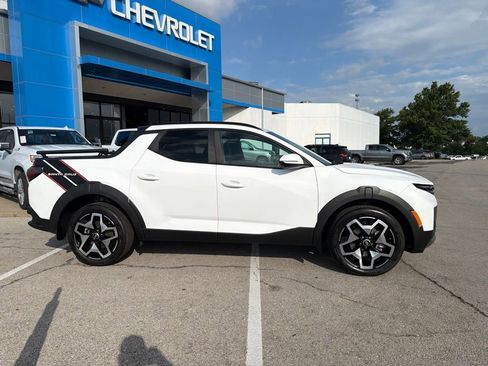 Used 2023 Hyundai Santa Cruz Limited w/ Tow & Go Package AWD/4WD image 2