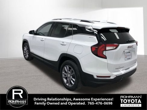 Used 2023 GMC Terrain SLT w/ Infotainment Package II image 5