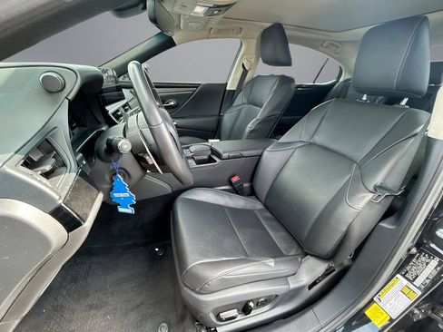 Used 2022 Lexus ES 350 w/ Premium Package FWD image 4