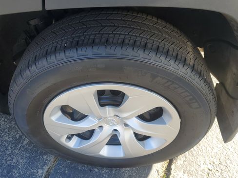 Used 2024 Toyota RAV4 LE image 8