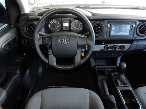 Used 2017 Toyota Tacoma SR RWD image 17