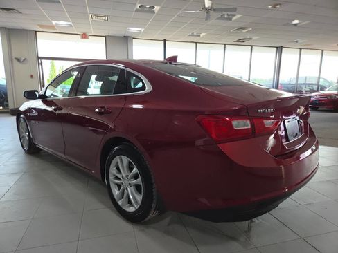 Used 2017 Chevrolet Malibu LT FWD image 5
