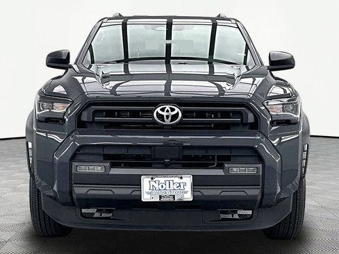 Used 2025 Toyota 4Runner SR5 AWD/4WD image 3