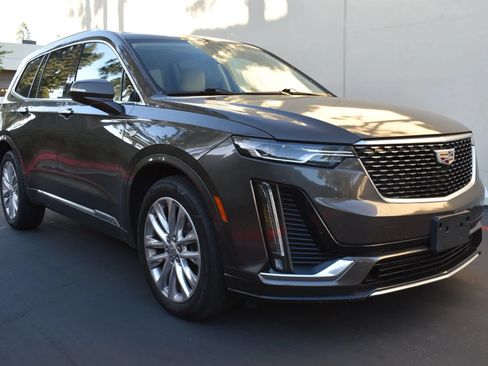 Used 2020 Cadillac XT6 Premium Luxury FWD image 3