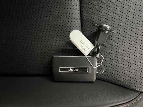Used 2026 Jeep Cherokee Limited AWD/4WD image 39