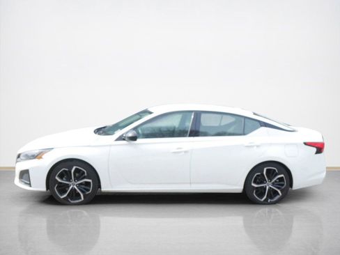 Used 2023 Nissan Altima 2.5 SR image 6