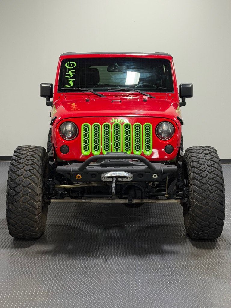 Used 2015 Jeep Wrangler Unlimited Rubicon w/ Connectivity Group AWD/4WD image 3