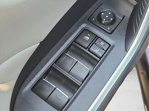 Used 2025 Toyota RAV4 XLE FWD image 11