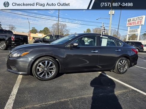 Used 2016 Nissan Altima 2.5 SL w/ 2.5 Technology w/LED Package image 2