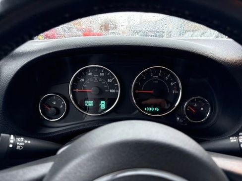 Used 2013 Jeep Wrangler Unlimited Sport image 20