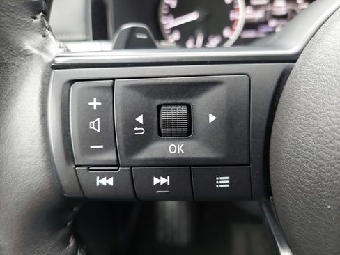 Used 2024 Nissan Pathfinder SV FWD image 18