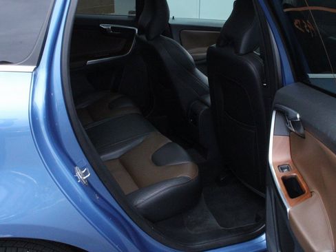 Used 2015 Volvo XC60 T5 Platinum image 6