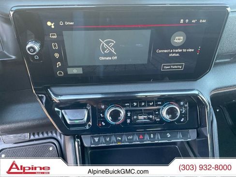 Used 2024 GMC Sierra 2500 AT4 w/ AT4 Preferred Package AWD/4WD image 11