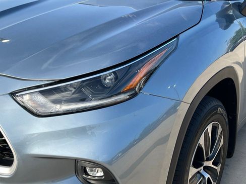 Used 2021 Toyota Highlander XLE image 4