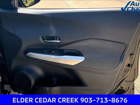 Used 2018 Nissan Kicks SV FWD image 25