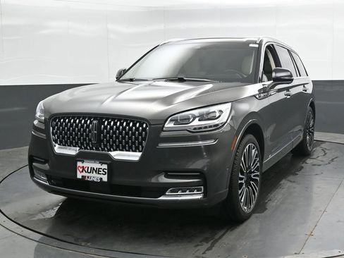 Used 2023 Lincoln Aviator Black Label w/ Class IV Trailer Tow Package AWD/4WD image 8