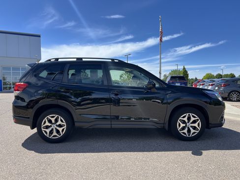 Used 2023 Subaru Forester Premium AWD/4WD image 10