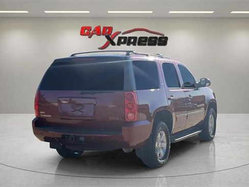 Used 2011 GMC Yukon SLT w/ SLT-2 Equipment Package image 10
