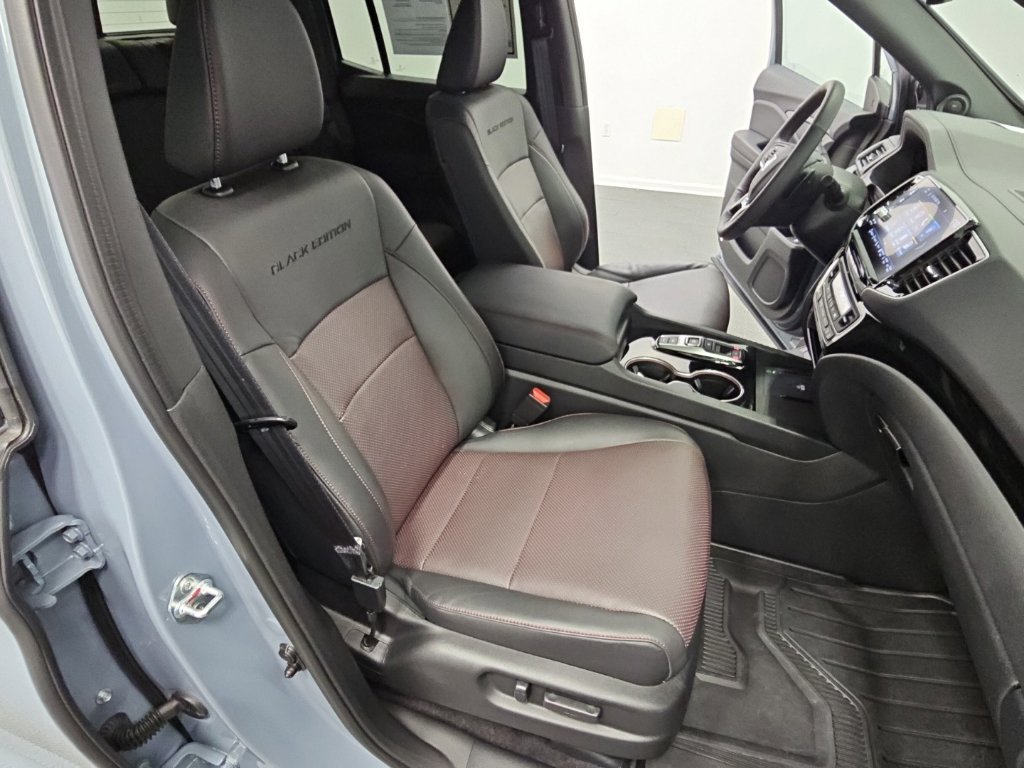 Used 2025 Honda Ridgeline Black Edition image 43