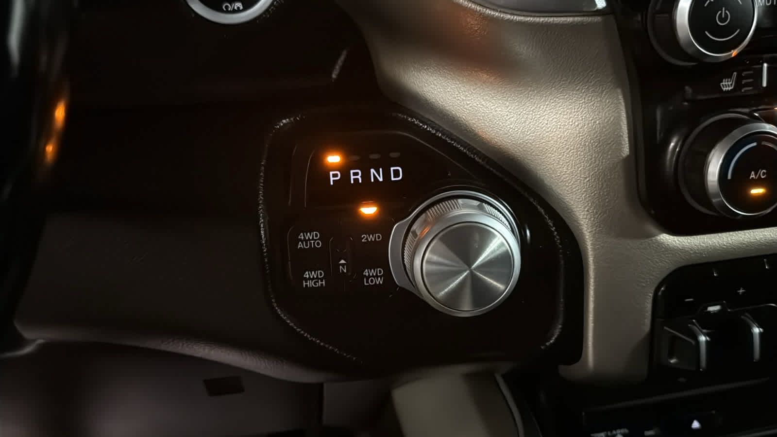 Used 2019 RAM 1500 Laramie AWD/4WD image 17