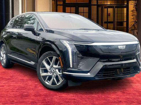 New 2026 Cadillac Optiq Luxury 1 RWD image 2