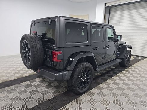 Used 2022 Jeep Wrangler Unlimited Sahara w/ Cold Weather Group AWD/4WD image 2