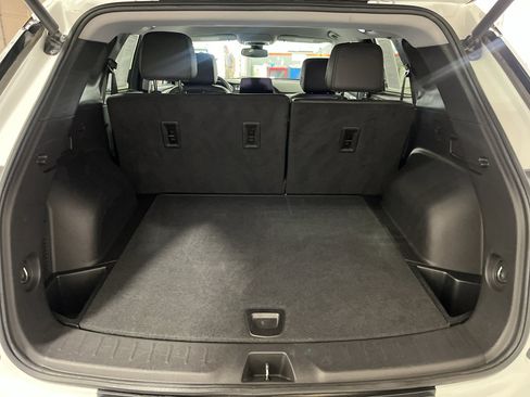 Used 2024 Chevrolet Blazer LT AWD/4WD image 8