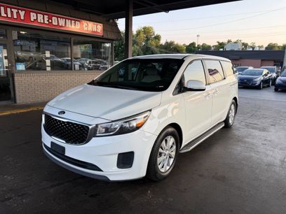 Used 2017 Kia Sedona LX
