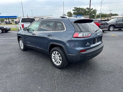 Used 2019 Jeep Cherokee Latitude w/ Popular Appearance Group AWD/4WD image 3