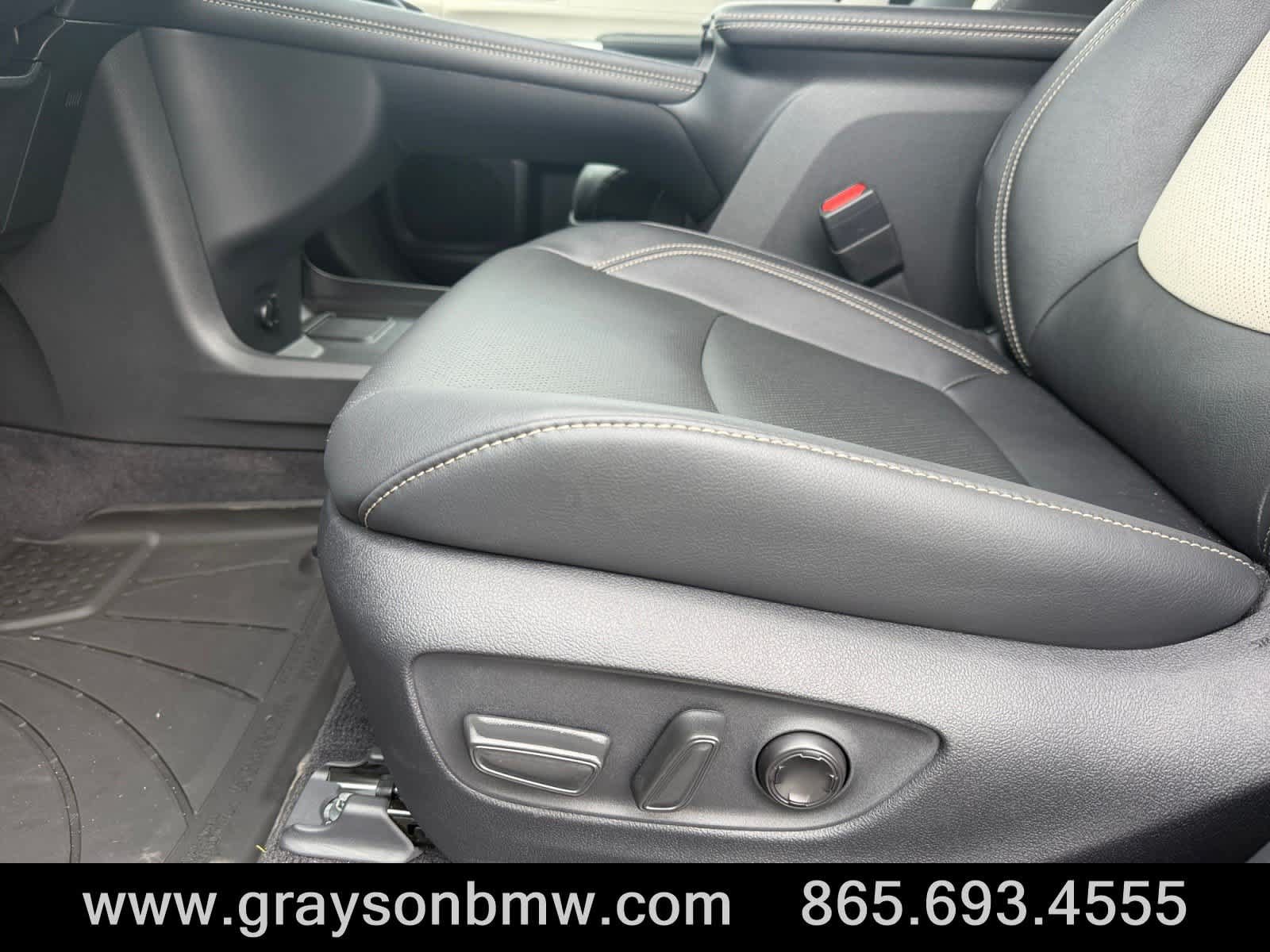 Used 2026 Toyota Sienna Limited AWD/4WD image 11