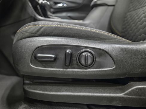 Used 2021 Chevrolet Equinox LT image 16