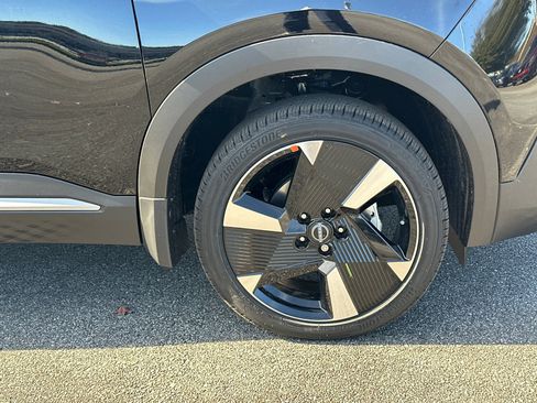 New 2026 Nissan Kicks SR image 12