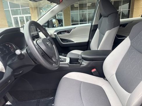 Used 2024 Toyota RAV4 XLE w/ Convenience Package image 8
