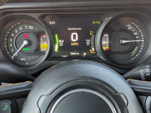 Used 2024 Jeep Wrangler Unlimited w/ Convenience Group AWD/4WD image 19