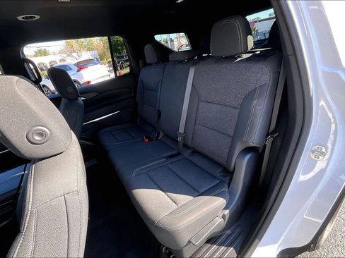 Used 2024 Chevrolet Traverse LS image 22